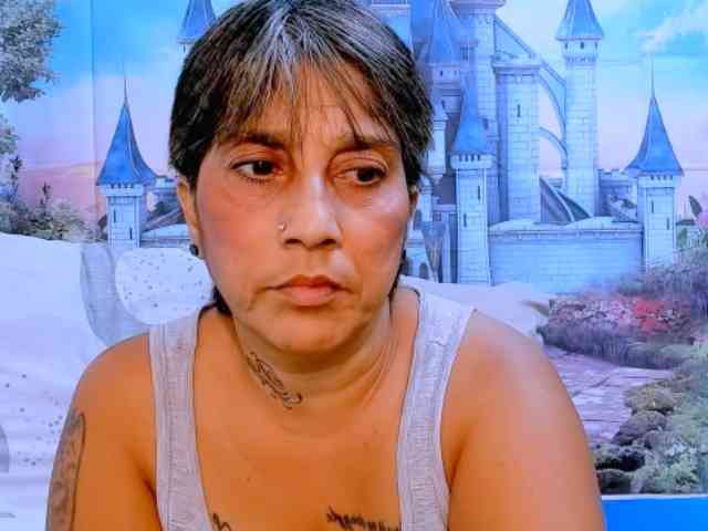 indianroxy webcam