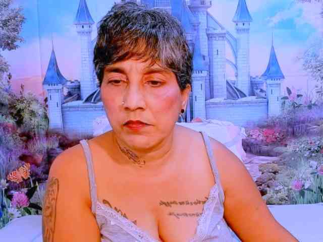 indianroxy Live Webcam on BongaCams