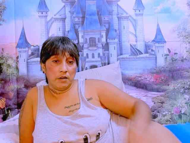 indianroxy webcam