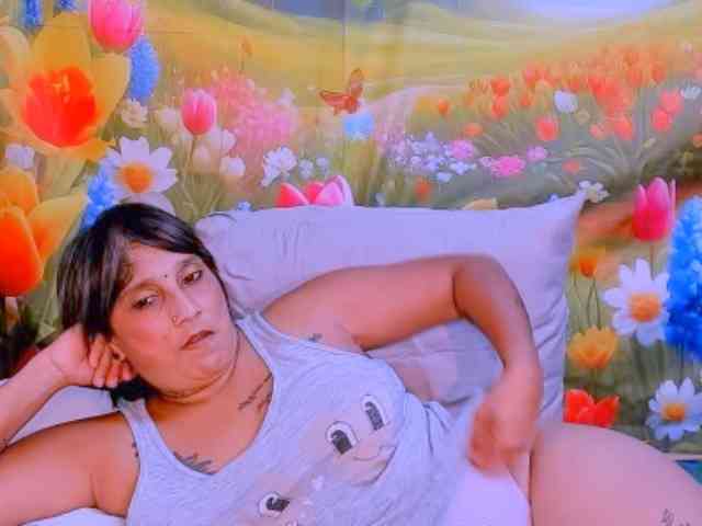 indianroxy webcam