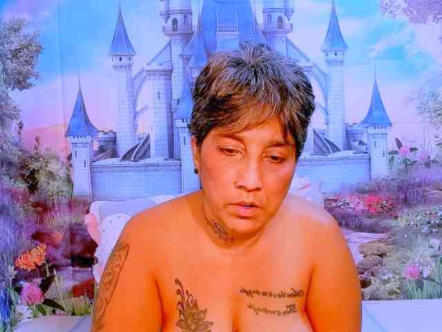 indianroxy webcam