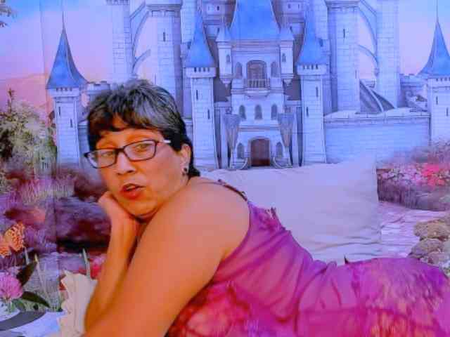 indianroxy webcam