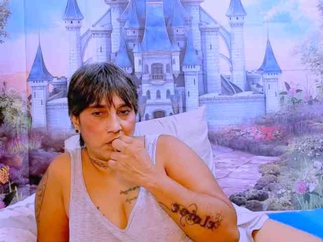indianroxy webcam