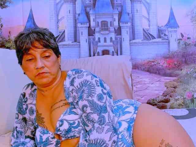 indianroxy webcam