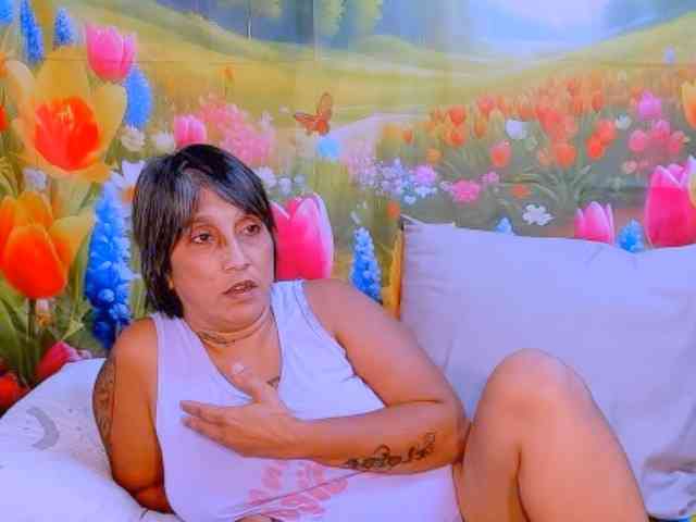 indianroxy webcam