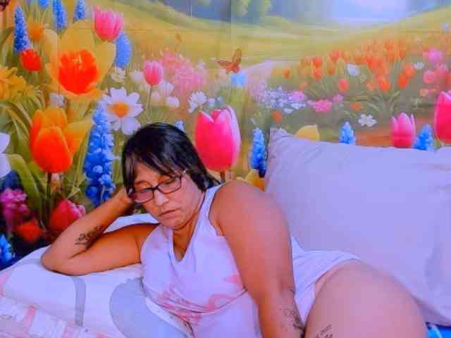 indianroxy webcam