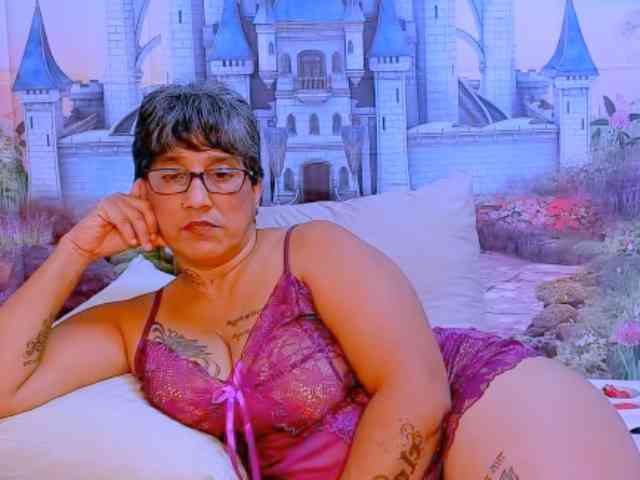 indianroxy webcam