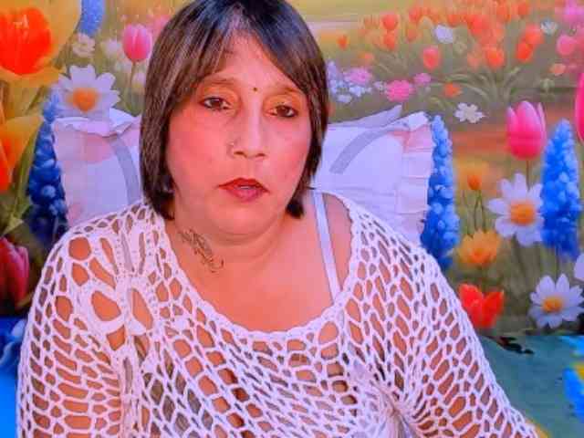 indianroxy webcam