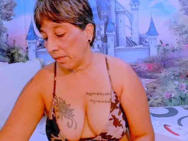 indianroxy webcam