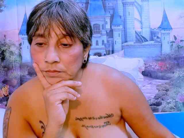 indianroxy webcam