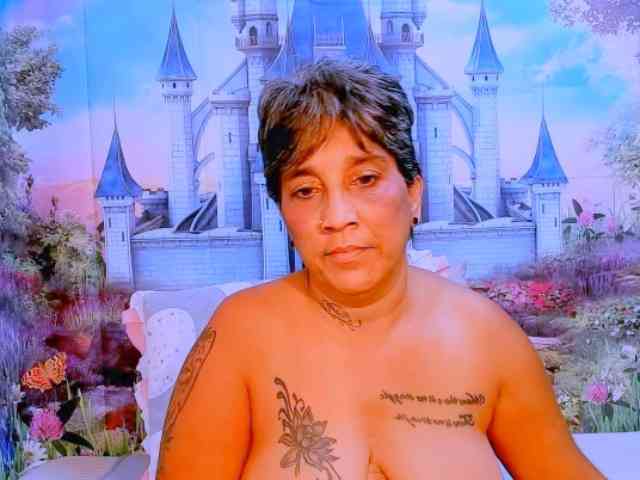 indianroxy webcam