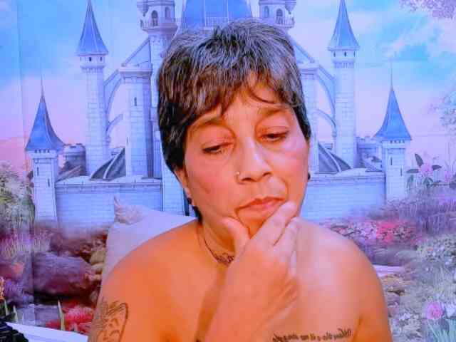 indianroxy webcam