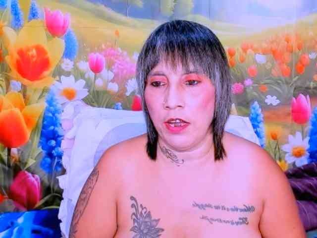 indianroxy Live Webcam on BongaCams