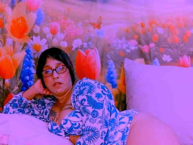 indianroxy webcam
