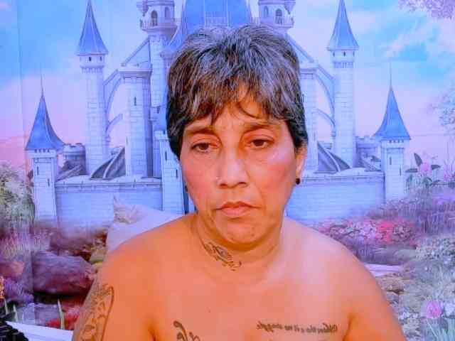 indianroxy webcam