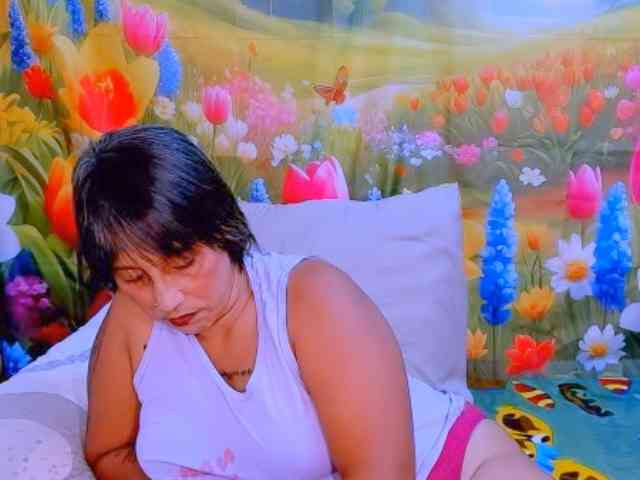 indianroxy webcam