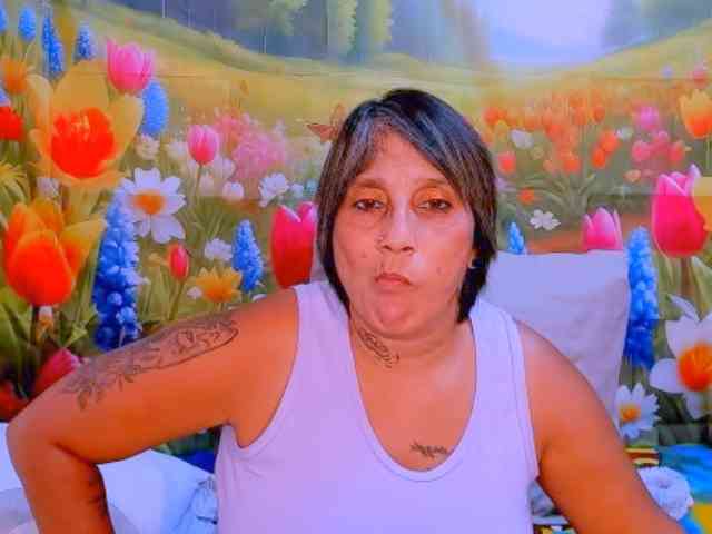 indianroxy webcam
