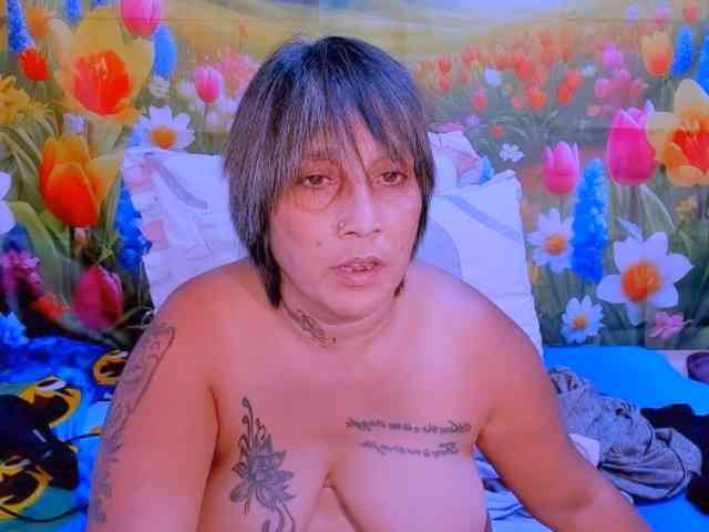 indianroxy webcam