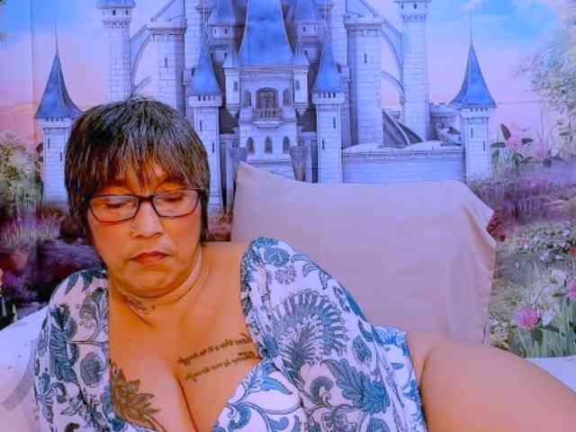 indianroxy webcam