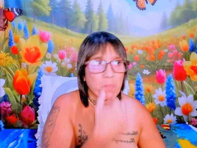 indianroxy webcam