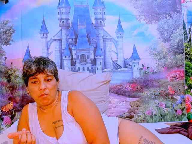 indianroxy webcam