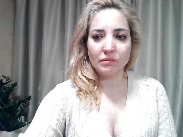 mariska-kiska's BongaCams show and profile