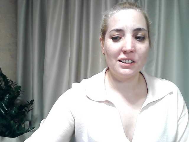 mariska-kiska's BongaCams show and profile