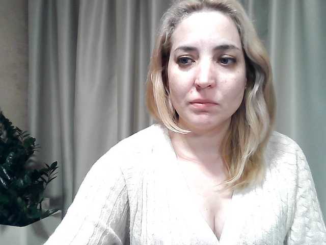 mariska-kiska's BongaCams show and profile