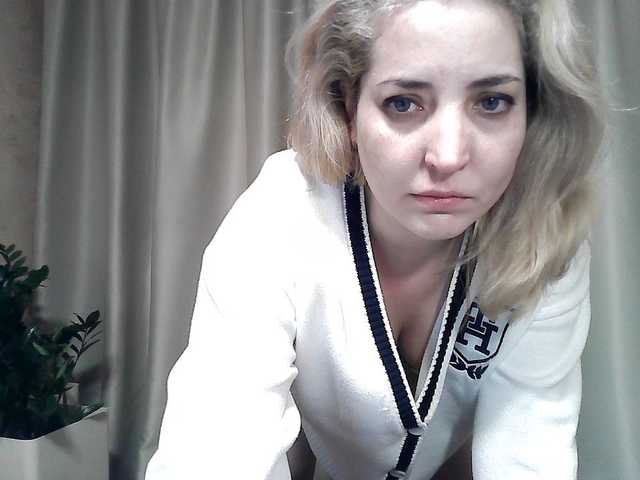 mariska-kiska's BongaCams show and profile