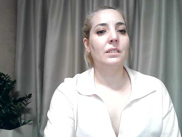 mariska-kiska's BongaCams show and profile