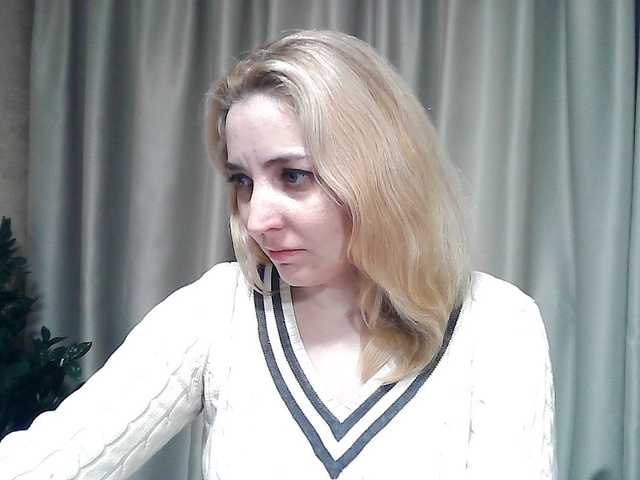 mariska-kiska's BongaCams show and profile