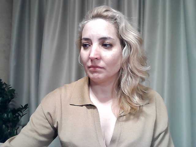 mariska-kiska's BongaCams show and profile