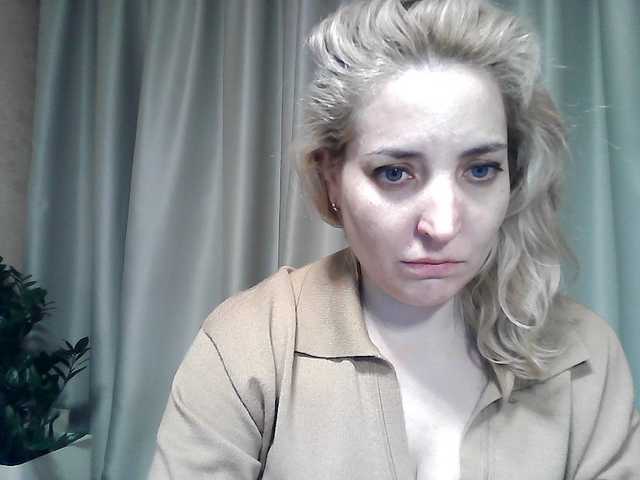 mariska-kiska's BongaCams show and profile