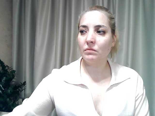 mariska-kiska's BongaCams show and profile