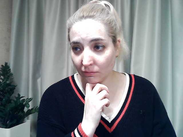 mariska-kiska's BongaCams show and profile