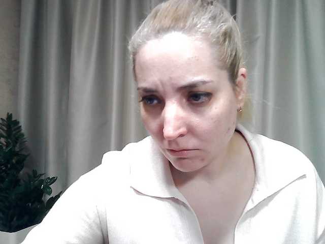 mariska-kiska's BongaCams show and profile