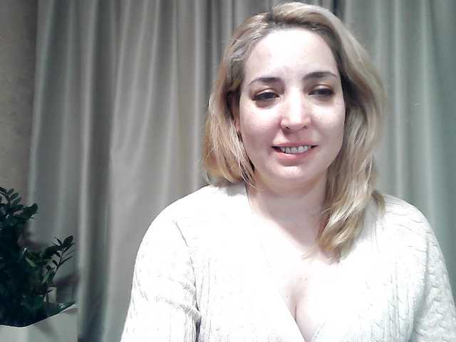 mariska-kiska's BongaCams show and profile