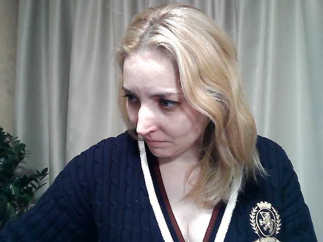 mariska-kiska's BongaCams show and profile