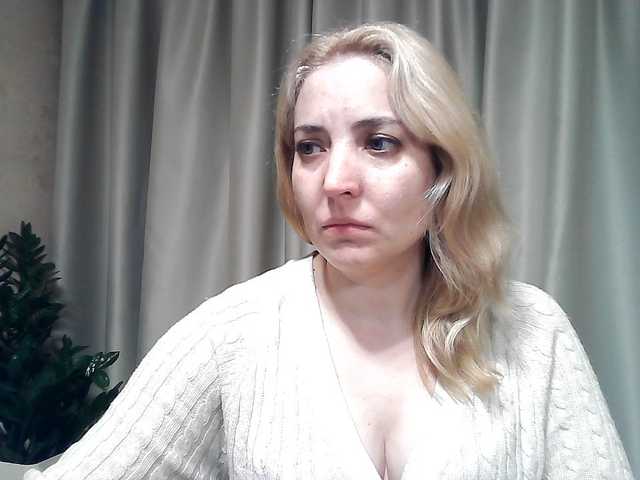 mariska-kiska's BongaCams show and profile