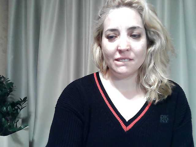 mariska-kiska's BongaCams show and profile