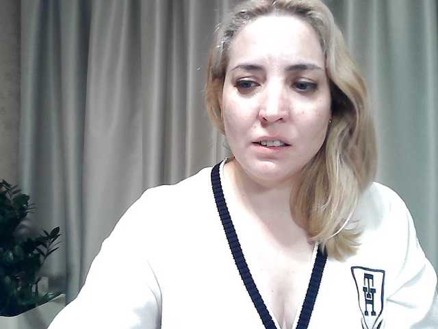 mariska-kiska's BongaCams show and profile