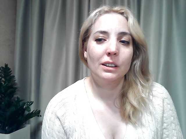 mariska-kiska's BongaCams show and profile