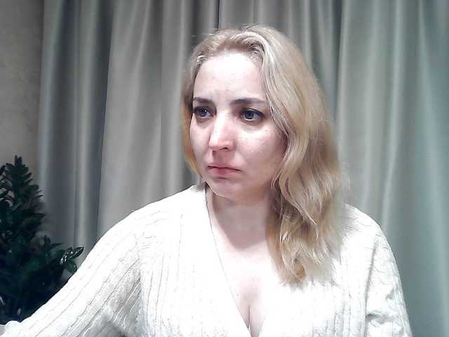 mariska-kiska's BongaCams show and profile