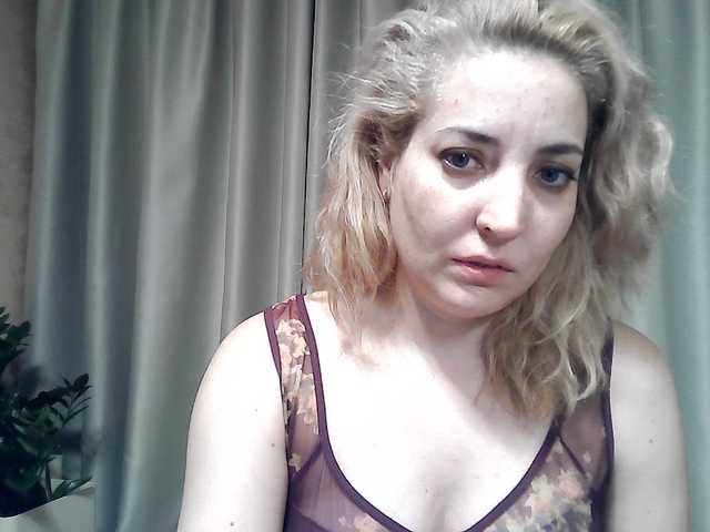 mariska-kiska's BongaCams show and profile