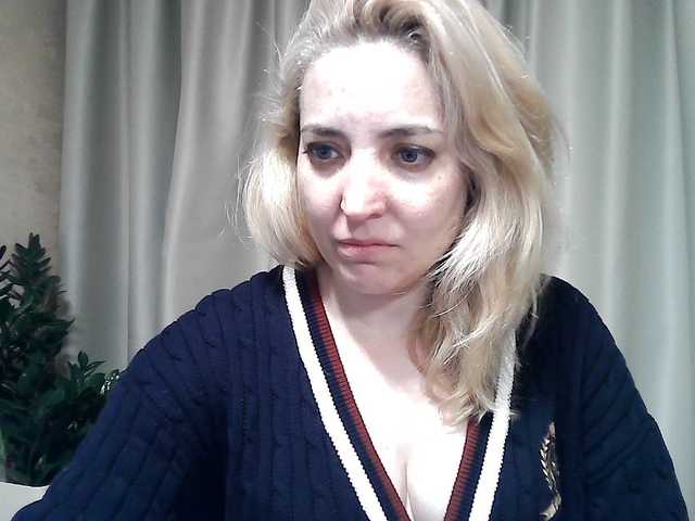 mariska-kiska's BongaCams show and profile