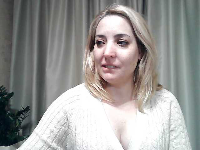 mariska-kiska's BongaCams show and profile