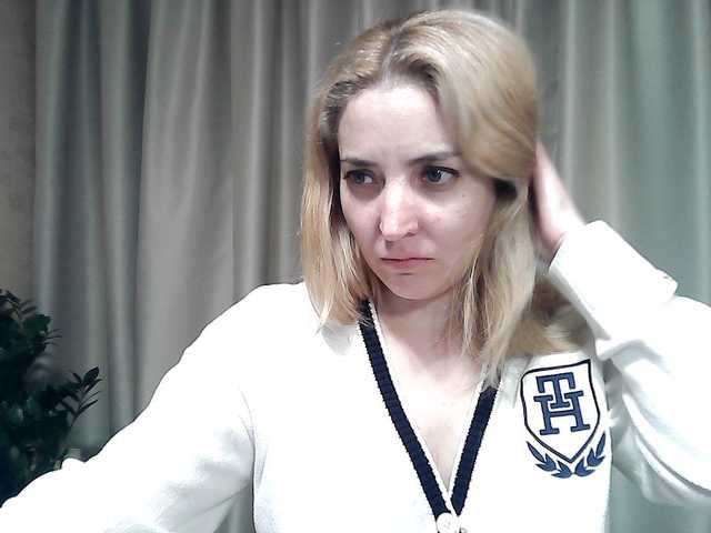 mariska-kiska's BongaCams show and profile