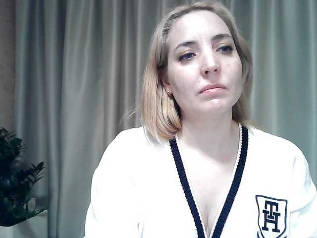 mariska-kiska's BongaCams show and profile