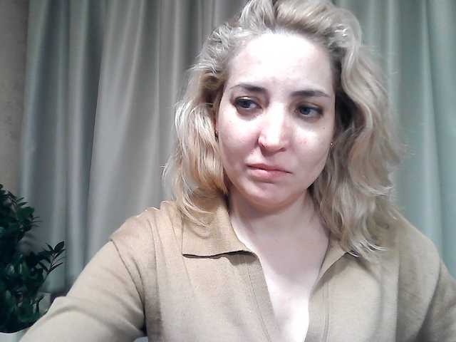 mariska-kiska's BongaCams show and profile