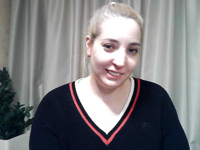 mariska-kiska's BongaCams show and profile